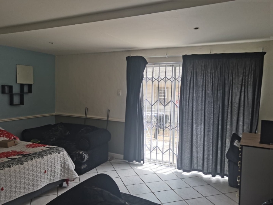 To Let 1 Bedroom Property for Rent in Humewood Extension Eastern Cape